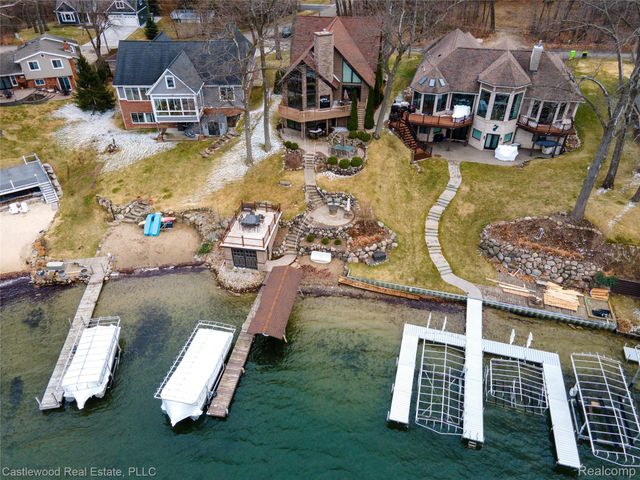 1625 Ridge Road Road, Highland Charter Township, MI 48356