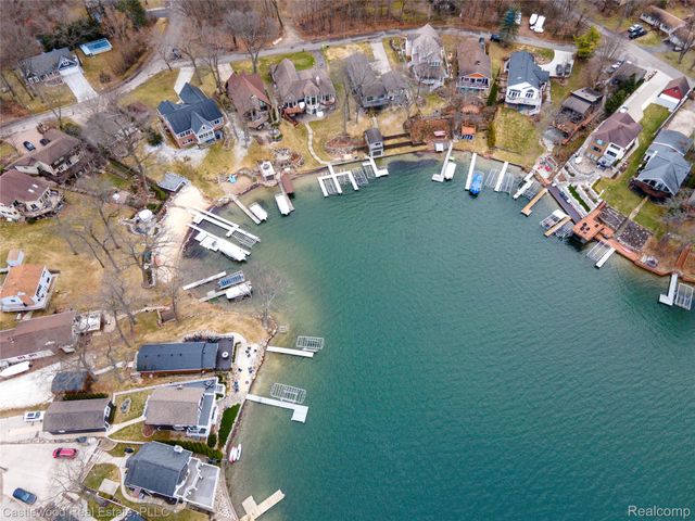 1625 Ridge Road Road, Highland Charter Township, MI 48356