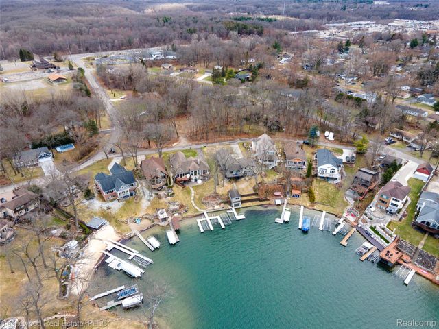 1625 Ridge Road Road, Highland Charter Township, MI 48356