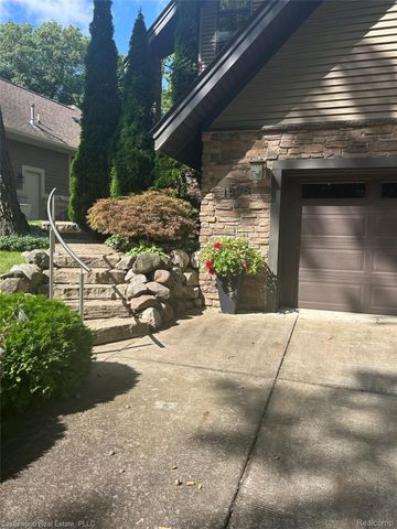 1625 Ridge Road Road, Highland Charter Township, MI 48356