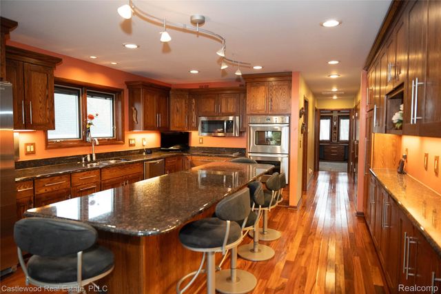 1625 Ridge Road Road, Highland Charter Township, MI 48356