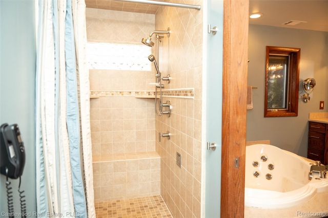 1625 Ridge Road Road, Highland Charter Township, MI 48356