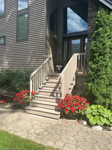 1625 Ridge Road Road, Highland Charter Township, MI 48356