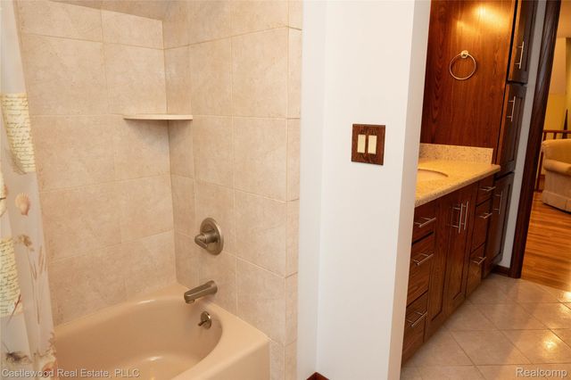 1625 Ridge Road Road, Highland Charter Township, MI 48356