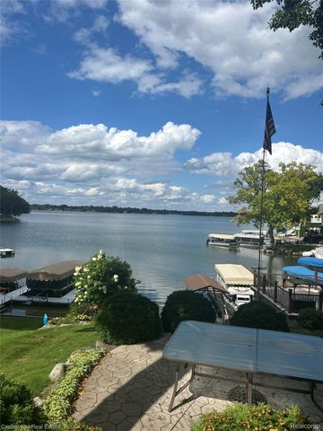 1625 Ridge Road Road, Highland Charter Township, MI 48356