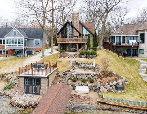 1625 Ridge Road Road, Highland Charter Township, MI 48356