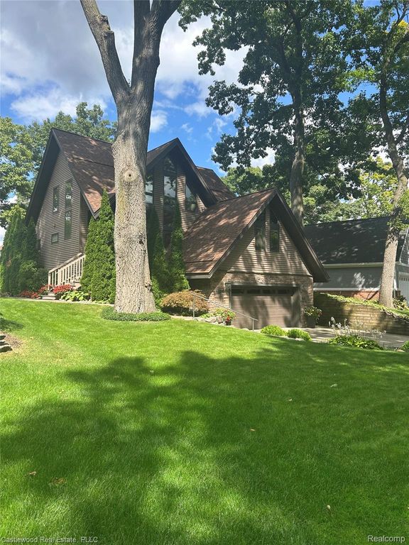 1625 Ridge Road Road, Highland Charter Township, MI 48356