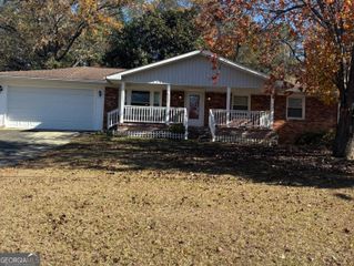 202 Forest Hill Drive, Warner Robins, GA 31088