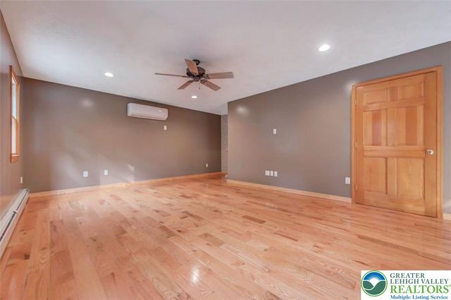 213 Center Road, Smithfield Twp, PA 18301