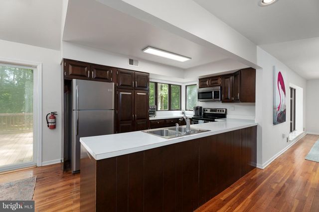 19 CARSON RD, Princeton, NJ 08540