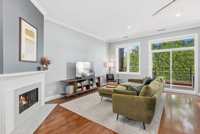 2642 W Chicago Avenue 3, Chicago, IL 60622