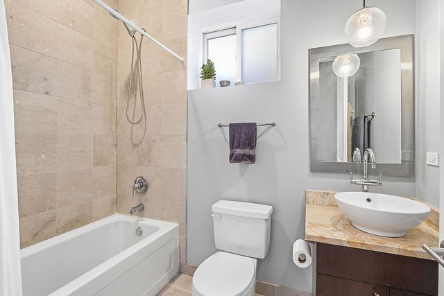 2642 W Chicago Avenue 3, Chicago, IL 60622