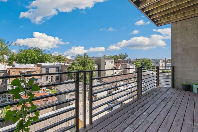 2642 W Chicago Avenue 3, Chicago, IL 60622