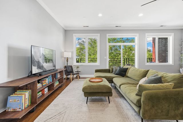 2642 W Chicago Avenue 3, Chicago, IL 60622