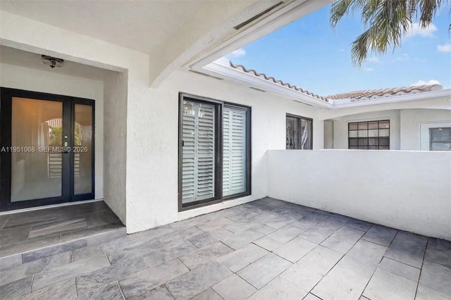 21248 Harbor Way 24324, Aventura, FL 33180