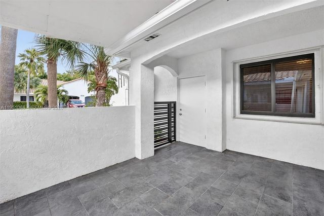 21248 Harbor Way 24324, Aventura, FL 33180