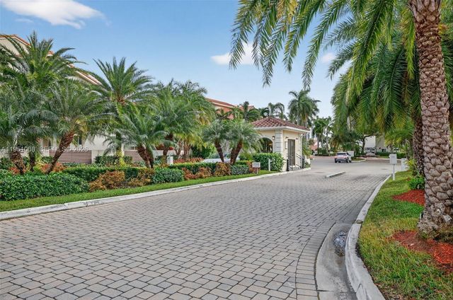 21248 Harbor Way 24324, Aventura, FL 33180