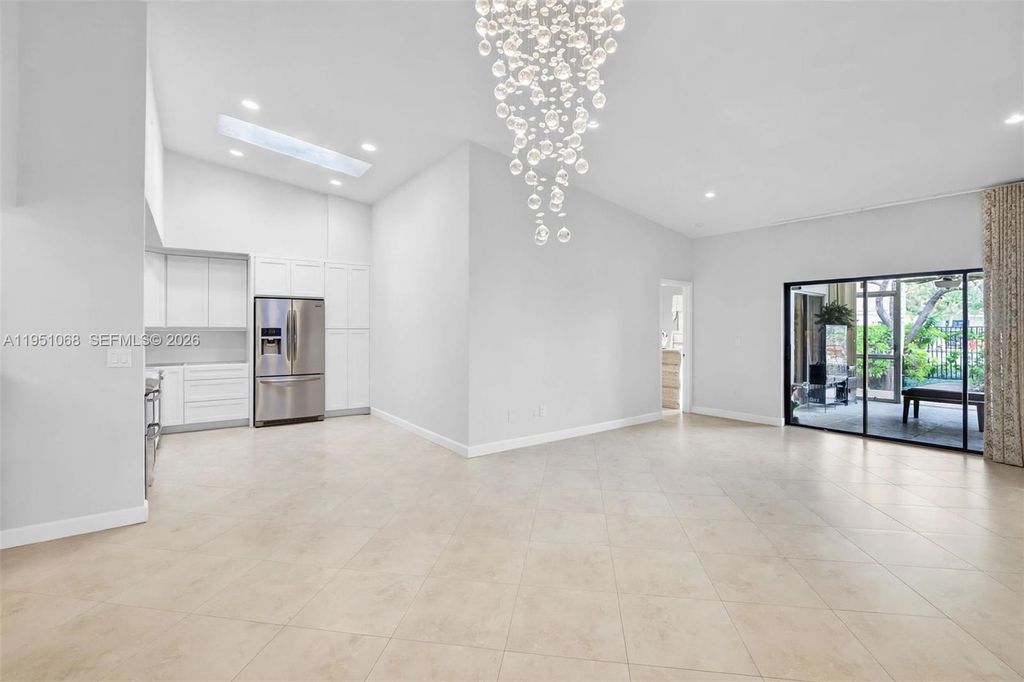 21248 Harbor Way 24324, Aventura, FL 33180