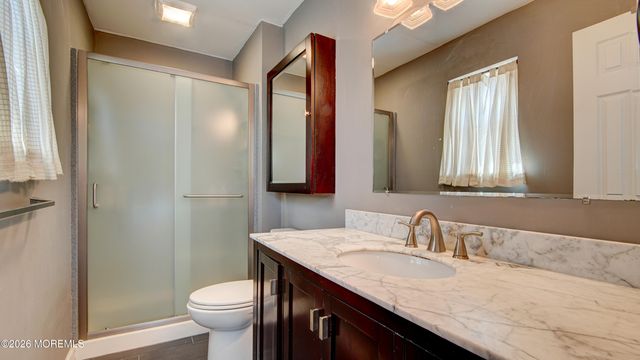 128 Starlight Road, Howell, NJ 07731