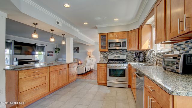 128 Starlight Road, Howell, NJ 07731