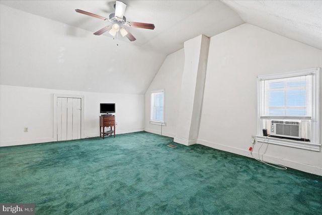 318 NORTHAMPTON ST, Hellertown, PA 18055
