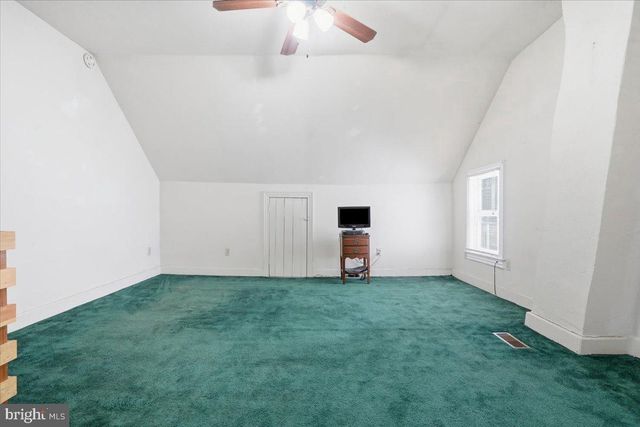 318 NORTHAMPTON ST, Hellertown, PA 18055