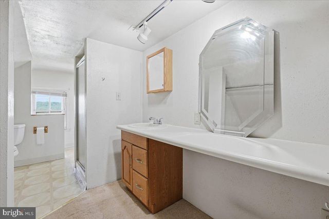 318 NORTHAMPTON ST, Hellertown, PA 18055