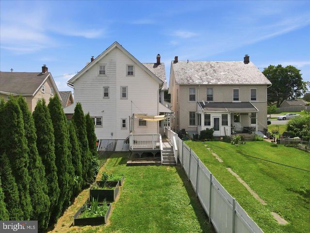 318 NORTHAMPTON ST, Hellertown, PA 18055