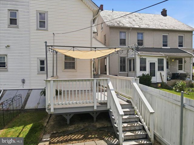 318 NORTHAMPTON ST, Hellertown, PA 18055