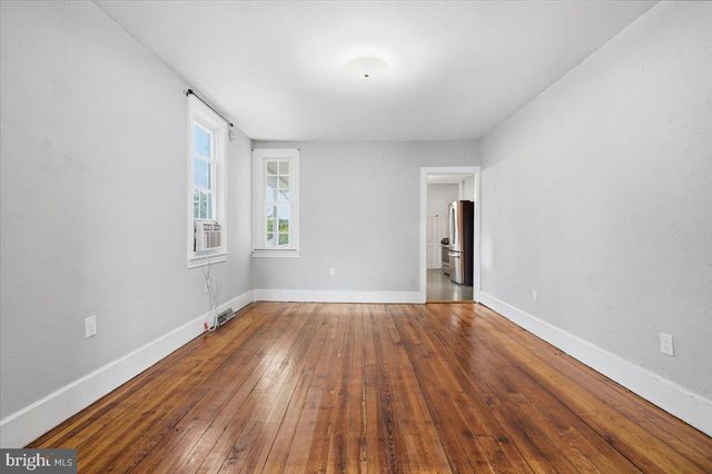 318 NORTHAMPTON ST, Hellertown, PA 18055