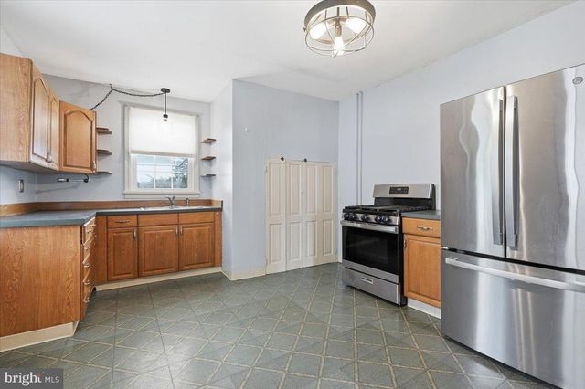 318 NORTHAMPTON ST, Hellertown, PA 18055