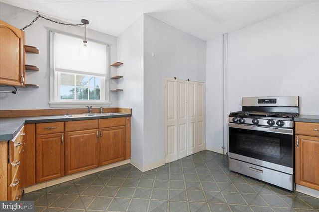 318 NORTHAMPTON ST, Hellertown, PA 18055