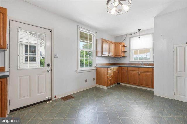 318 NORTHAMPTON ST, Hellertown, PA 18055