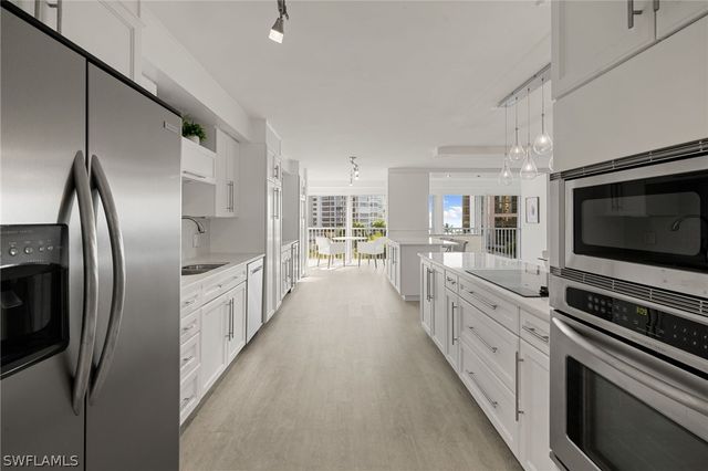 4401 Gulf Shore BLVD N C605, Naples, FL 34103