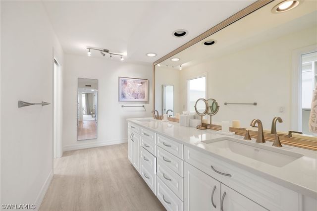 4401 Gulf Shore BLVD N C605, Naples, FL 34103