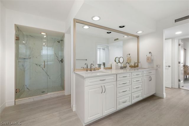 4401 Gulf Shore BLVD N C605, Naples, FL 34103