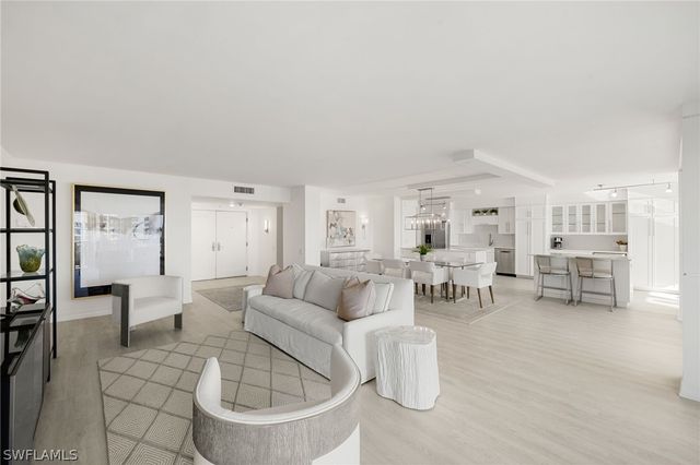 4401 Gulf Shore BLVD N C605, Naples, FL 34103