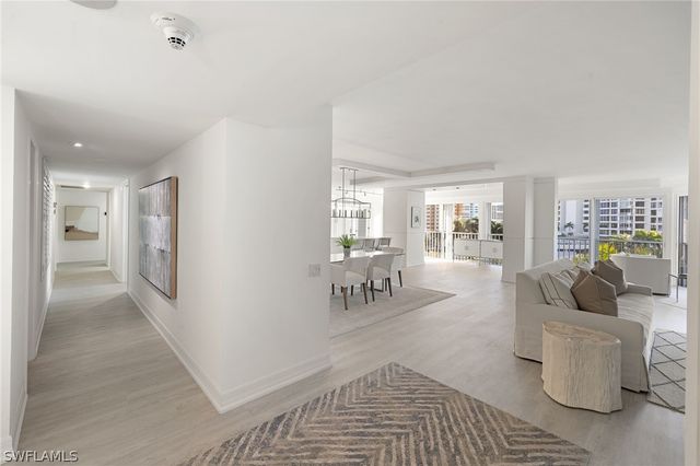 4401 Gulf Shore BLVD N C605, Naples, FL 34103