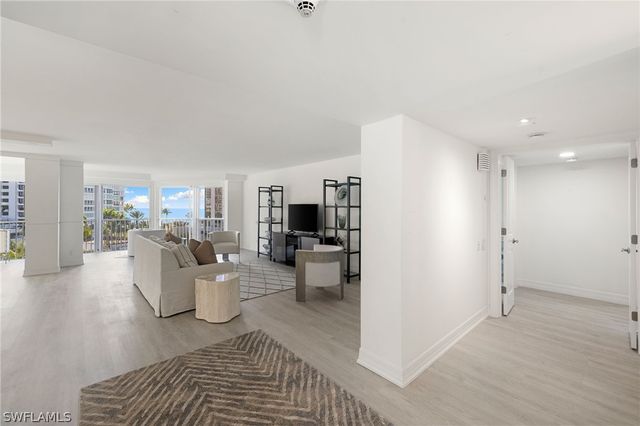 4401 Gulf Shore BLVD N C605, Naples, FL 34103