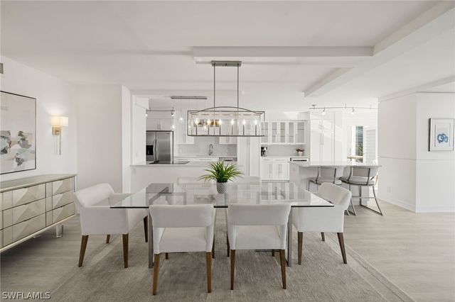 4401 Gulf Shore BLVD N C605, Naples, FL 34103