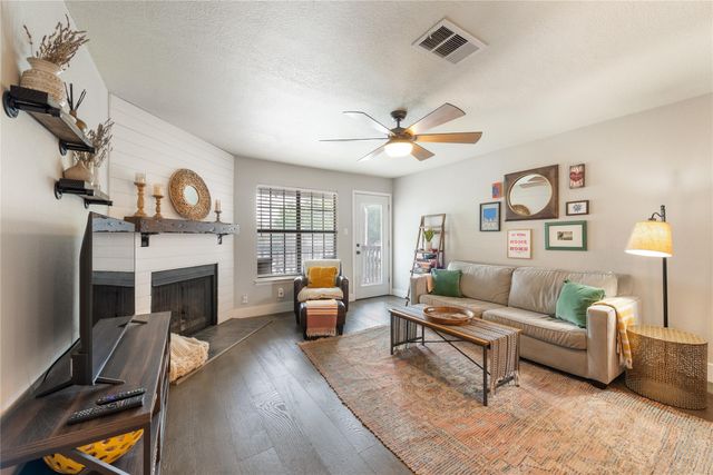2215 Post RD 2102, Austin, TX 78704