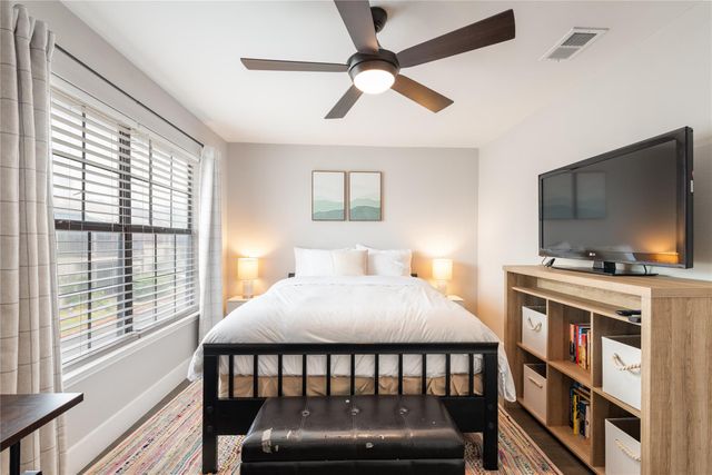 2215 Post RD 2102, Austin, TX 78704