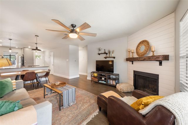 2215 Post RD 2102, Austin, TX 78704