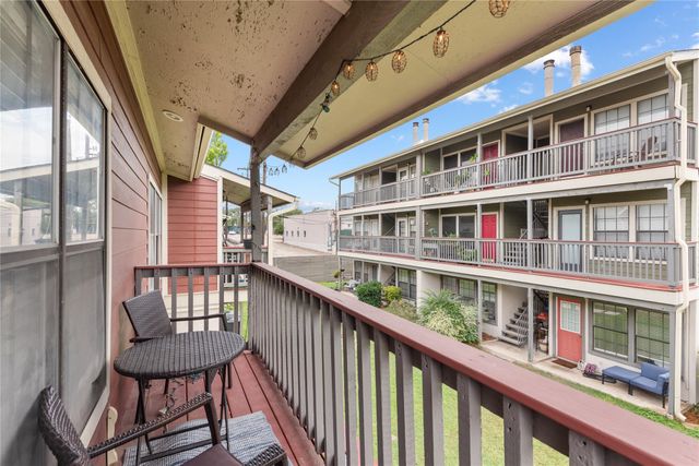2215 Post RD 2102, Austin, TX 78704