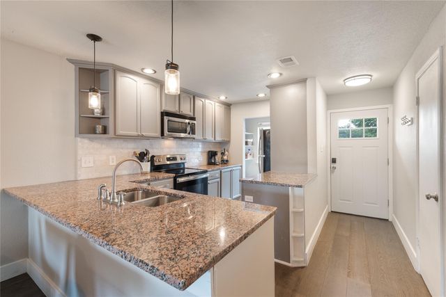 2215 Post RD 2102, Austin, TX 78704