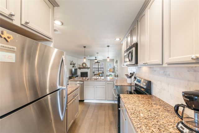2215 Post RD 2102, Austin, TX 78704