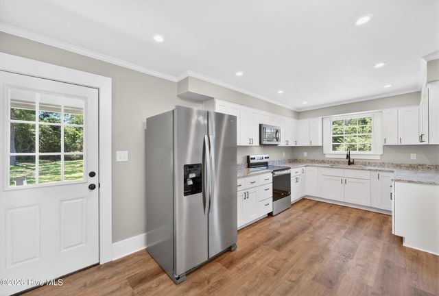 319 W Grubb Street, Hertford, NC 27944