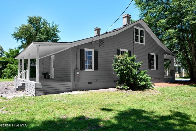 319 W Grubb Street, Hertford, NC 27944