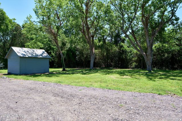 319 W Grubb Street, Hertford, NC 27944