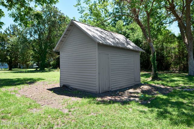 319 W Grubb Street, Hertford, NC 27944